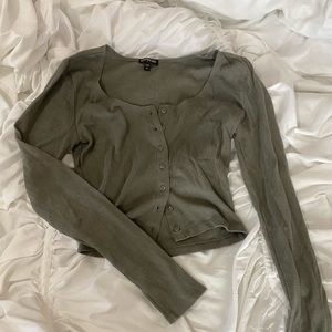 army green crop long sleeve